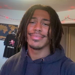 Meet your Posher, Demis